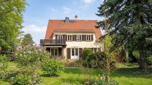 Hausansicht Rückseite (optimiert) - Einfamilienhaus mit 200,00 m&sup2; in Dresden zum Kaufen