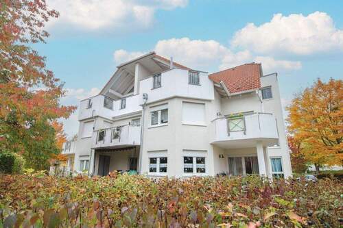 Hausansicht - Vermietete 2-Zi.-Whg. mit großem Balkon und PKW-Stellplatz im Goethepark