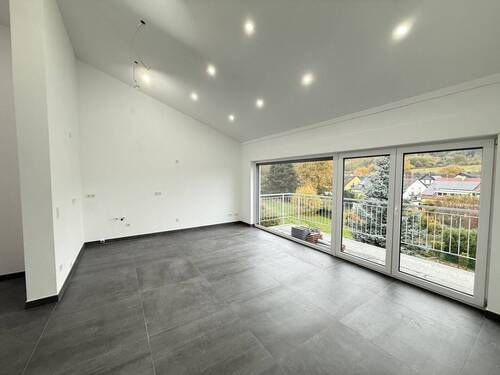 3 - 3 Zimmer Etagenwohnung in Überherrn / Felsberg