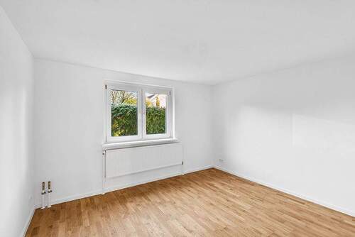 Zimmer im EG - 7 Zimmer Einfamilienhaus in Berlin