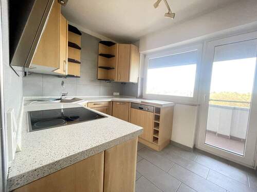 Küche mit Balkonzugang - 