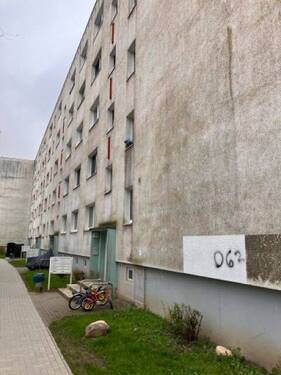 Aussenansicht - 3 Zimmer Etagenwohnung zur Miete in Schwerin