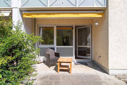 Terrasse mit Markise - Zentrale 3-Zimmer Gartenwohnung