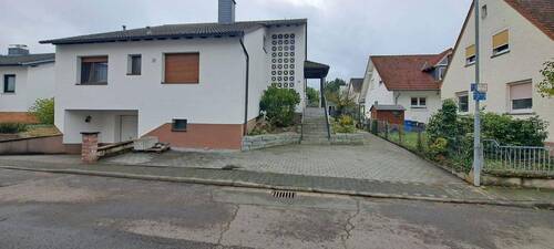 Bild 2 - 6 Zimmer Einfamilienhaus zur Miete in Rodenbach