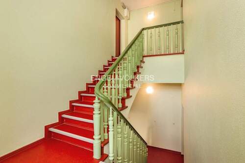 Treppenhaus - Einfamilienhaus zum Kaufen in Berlin