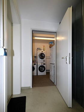 Gepflegter Waschraum im UG - 