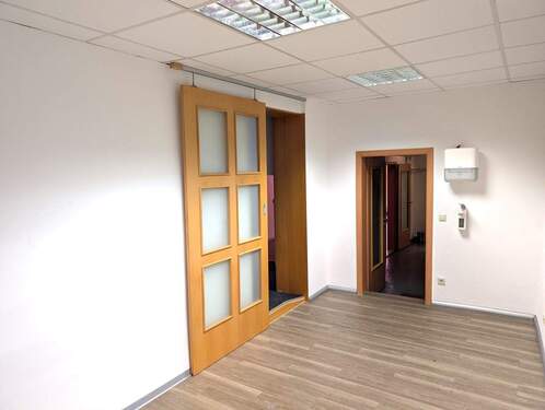 Durchgangsraum EG - 9 Zimmer Büro in Lutherstadt Wittenberg