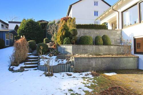 gepflegte Gartenanlage - 