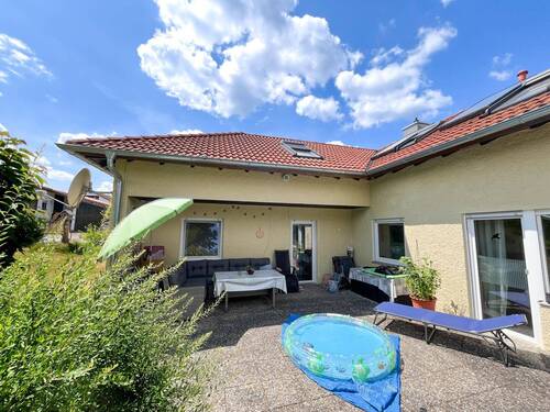Terrasse - Gepflegtes Einfamilienhaus mit Einliegerwohnung in ruhiger Lage