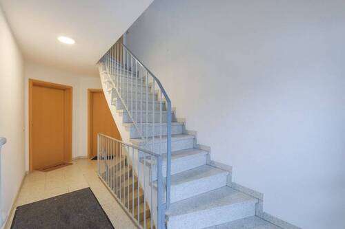 Treppenhaus - 1 Zimmer Mehrfamilienhaus, Wohnhaus in Karlsbad / Mutschelbach