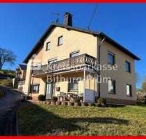 Freistehendes Einfamilienhaus mit Nebengebäude - Hütterscheid