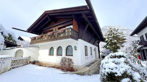 Eingangsbereich - 1 Zimmer Mehrfamilienhaus, Wohnhaus zum Kaufen in Garmisch-Partenkirchen