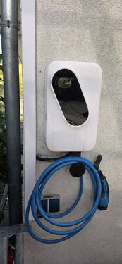 Ladestation unter dem Carport - 