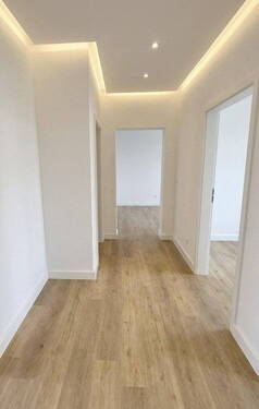 Flur - Etagenwohnung mit 60,00 m&sup2; in Zwenkau zum Kaufen