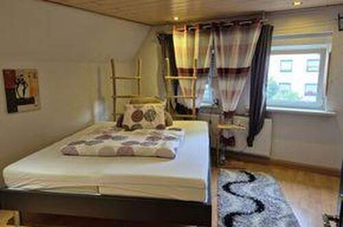 Schlafzimmer/Kinderzimmer 1 OG - 