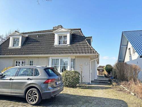 Außenaufnahme - 4 Zimmer Doppelhaushälfte in Norderstedt