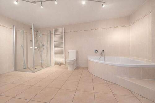 EG Badewanne und Dusche - 