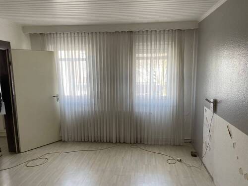 Wohnzimmer - 9 Zimmer Mehrfamilienhaus, Wohnhaus in Langen