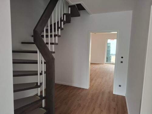 Innenbilder Quickborn, Birkenweg 8 - Flur EG.jpg - Doppelhaushälfte mit 127,00 m² in Quickborn zur Miete