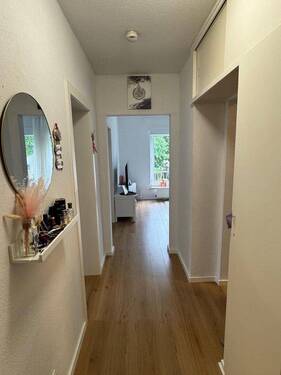 Flur - 3 Zimmer Etagenwohnung zur Miete in Duisburg