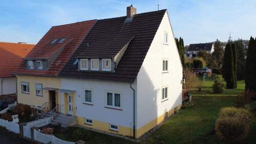 Aussenansicht - 6 Zimmer Doppelhaushälfte zum Kaufen in Niestetal