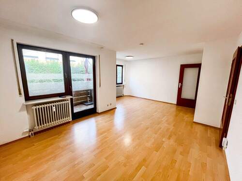 Wohnzimmer - Etagenwohnung mit 57,80 m&sup2; in Öhringen zum Kaufen