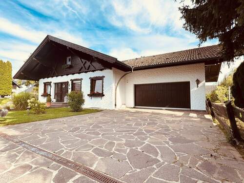 3. Hausansicht - 6 Zimmer Einfamilienhaus in Niederöfflingen