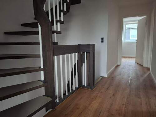 Innenbilder Quickborn, Birkenweg 8 - Flur OG.jpg - 