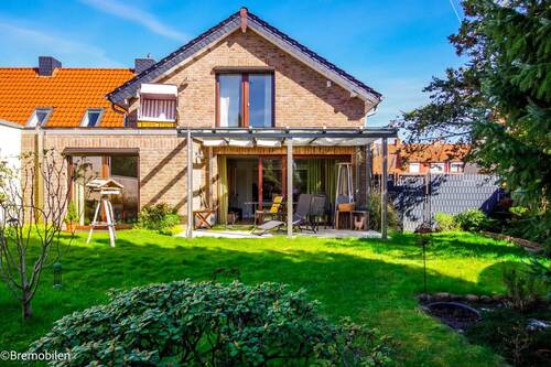 Rückansicht Haus_Terrrasse - 5 Zimmer Doppelhaushälfte zum Kaufen in Bremen