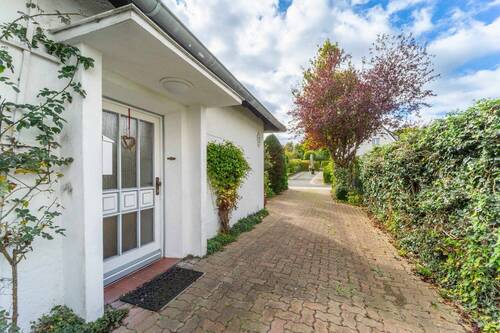 Eingangstür - 3 Zimmer Einfamilienhaus in Travemünde