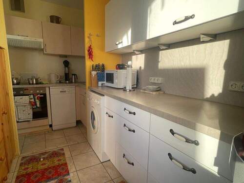 Große Küche - 1 Zimmer Etagenwohnung in Heiligenhafen