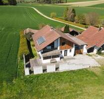 Wohnen im Grünen: Hochwertig renoviertes Einfamilienhaus in traumhafter Dorflage nahe Vilsbiburg - Schalkham Untertinsbach Wohnen im Grünen: Hochwertig renoviertes Einfamilienhaus in traumhafter Dorflage nahe Vilsbiburg - Schalkham Untertinsbach