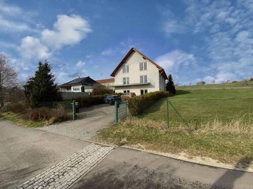 Straßenansicht - 7 Zimmer Mehrfamilienhaus, Wohnhaus zum Kaufen in Kyffhäuserland