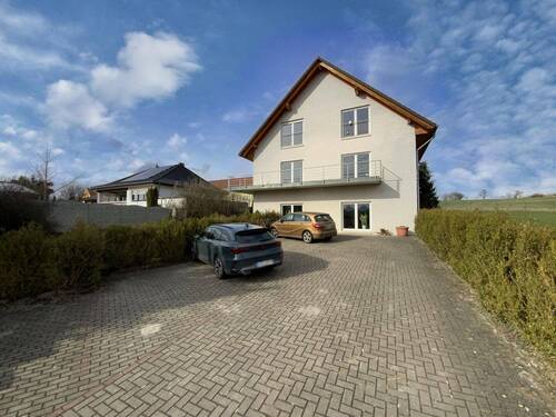 Hof - 7 Zimmer Mehrfamilienhaus, Wohnhaus in Kyffhäuserland