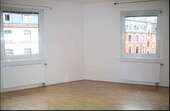 Wohnzimmer - 2 Zimmer Mehrfamilienhaus, Wohnhaus zum Kaufen in Frankfurt am Main