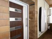 Haustür mit Wallbox - 