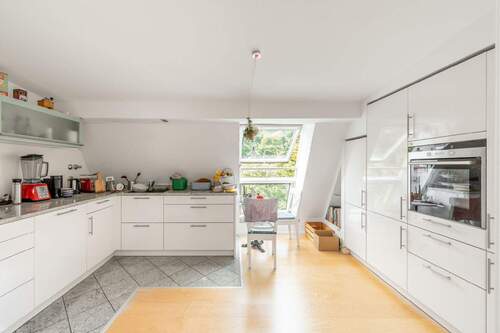 Einbaukueche - Etagenwohnung mit 125,00 m² in München zum Kaufen