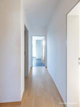 Flur - Etagenwohnung mit 64,00 m&sup2; in Oberasbach zum Kaufen