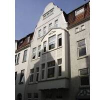 Alte Neustadt – Charmante 4-Zimmer-Wohnung im Obergeschoss eines denkmalgeschützten Altbremer Hauses - Bremen