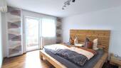 Schlafzimmer mit Zirbenbett - 