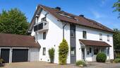 Südostseite mit Stellplätzen - 5 Zimmer Doppelhaushälfte zum Kaufen in Mühldorf am Inn