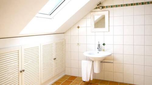 Dachstudio Badezimmer m.Dusche - 
