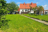 Bild1 - Landsberg: Doppelhaushälfte mit Hof und Gartengrundstück, Garagen und Stellplätze