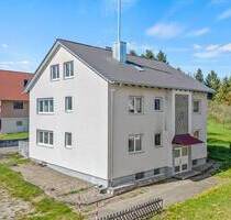 Drei Wohnungen, viele Möglichkeiten! Mehrfamilienhaus in Überlingen am Ried - Singen / Überlingen am Ried
