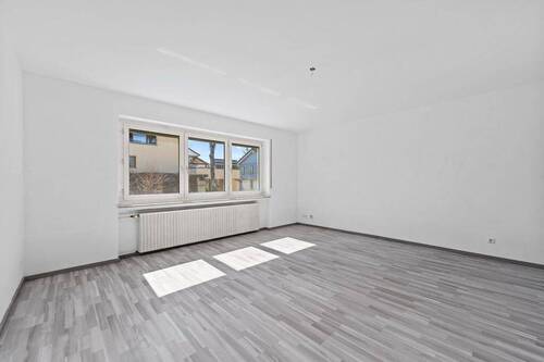 Wohnzimmer Erdgeschoss - 1 Zimmer Mehrfamilienhaus, Wohnhaus zum Kaufen in Singen / Überlingen am Ried