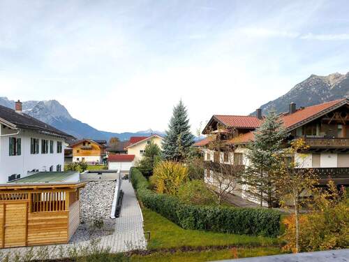 Ausblick vom Balkon - 3 Zimmer Etagenwohnung zum Kaufen in Garmisch-Partenkirchen