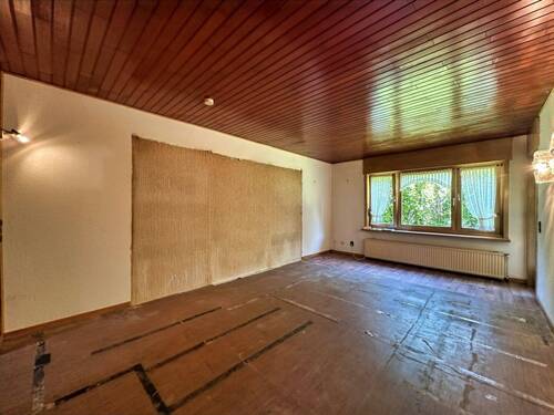 Wohnzimmer - 3 Zimmer Etagenwohnung zum Kaufen in Essen