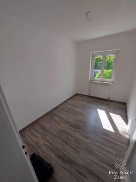 Zimmer 1 - 3 Zimmer Etagenwohnung in München