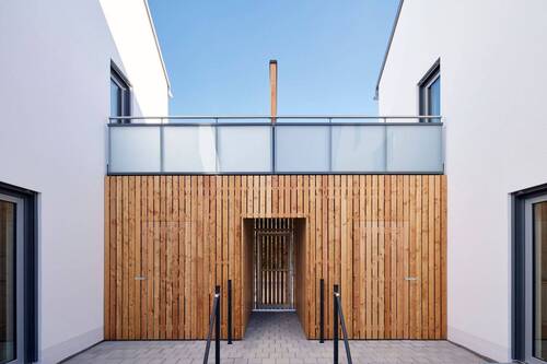 Außenansicht 2.jpg - 4 Zimmer Reihenmittelhaus in Unterföhring