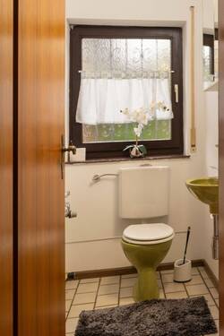 Gäste WC der mittleren Wohnung - 